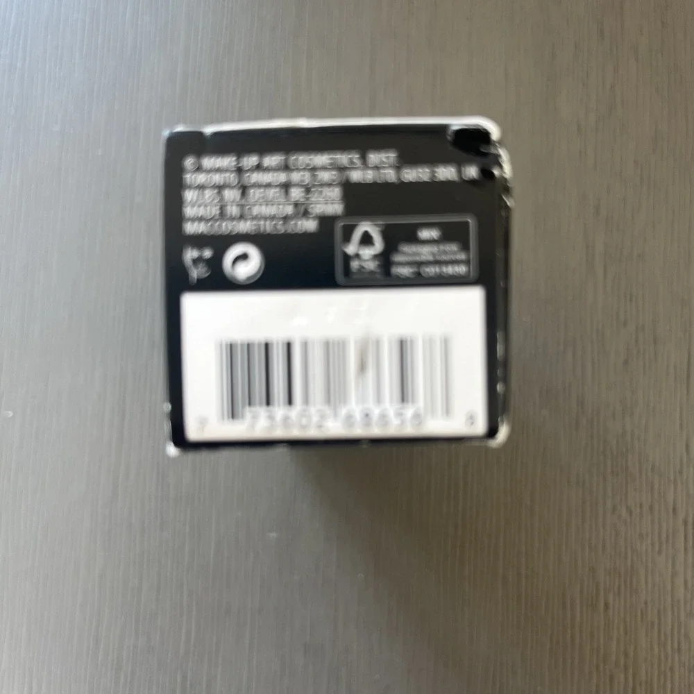 MAC Studio Fix‎ FLUID BROAD SPECTRUM 24HR MATTE FOUNDATION + OIL CONTROL NW5